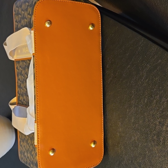 Large Letters Print Tote Handbag 👜  With Coin Case        ✨️ NEW ✨️ - Picture 8 of 11